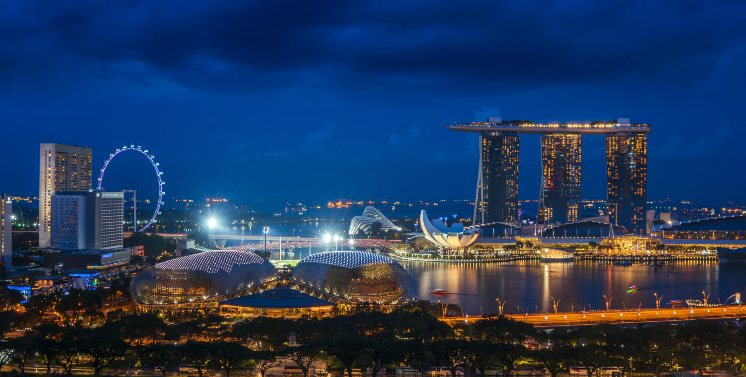 Sityscape of Singapore city on night time